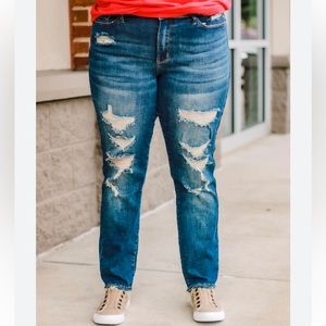 Judy Blue Boyfriend Dark Wash Distressed High Rise Jeans
High rise